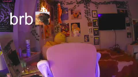 Snapshot of jupitersclaim chatting on 11/06/25, 12:11 jupitersclaim online show from 11/06/25, 12:11