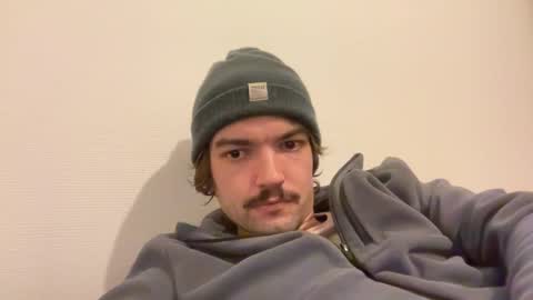 just_a_guy_with_a_big_cock online show from 12/22/25, 11:02