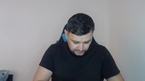 Snapshot of just_a_nice_guy_27 chatting on 01/11/26, 11:26 Alex online show from 01/11/26, 11:26