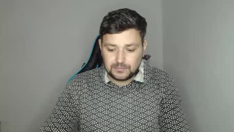 Snapshot of just_a_nice_guy_27 chatting on 02/17/26, 11:18 Alex online show from 02/17/26, 11:18