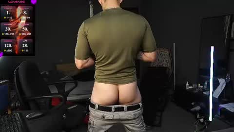 Snapshot of just_hairy_man chatting on 08/08/26, 07:38 Kurt online show from 08/08/26, 07:38