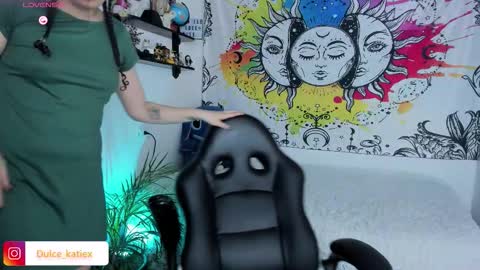 Sofia online show from 12/19/25, 06:04