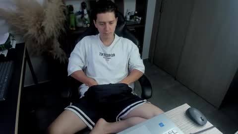 know me online show from 10/22/25, 11:32