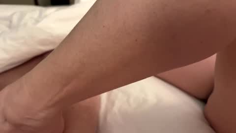 Snapshot of just_ur_avg_cpl chatting on 10/26/25, 03:56 justuravgdad justuravgmom online show from 10/26/25, 03:56