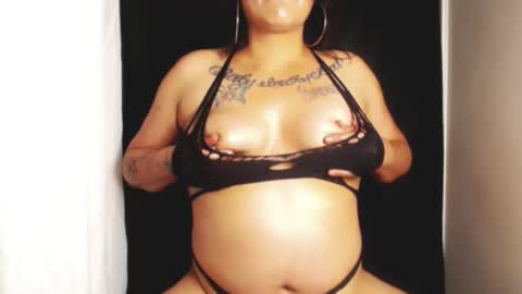 Layla online show from 05/25/26, 08:31