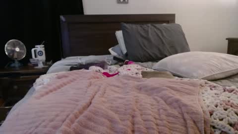 Snapshot of justanotherslut6 chatting on 09/28/25, 06:52 Scarlett online show from 09/28/25, 06:52