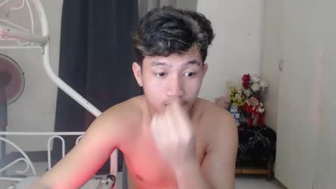 Snapshot of justcallme_cyril chatting on 02/04/26, 03:40 Cyril online show from 02/04/26, 03:40