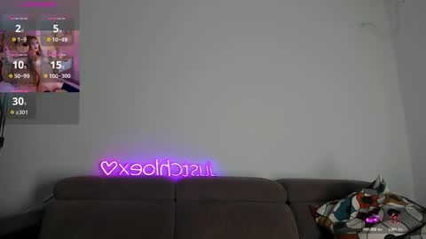 Snapshot of justchloex chatting on 10/17/25, 06:05 Chloe online show from 10/17/25, 06:05