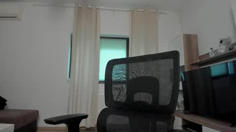 Snapshot of justchloex chatting on 10/27/25, 07:01 Chloe online show from 10/27/25, 07:01