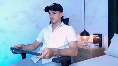 Justin online show from 12/04/25, 07:44