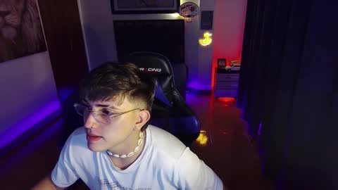 Snapshot of justin_trevor chatting on 10/21/25, 11:16 Justin trevor online show from 10/21/25, 11:16