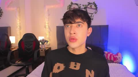 Snapshot of justinbe_ chatting on 02/03/26, 11:26 Justin online show from 02/03/26, 11:26