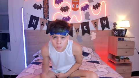 Justin online show from 10/22/25, 01:33