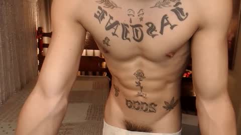 justine_hunk online show from 02/15/26, 07:51