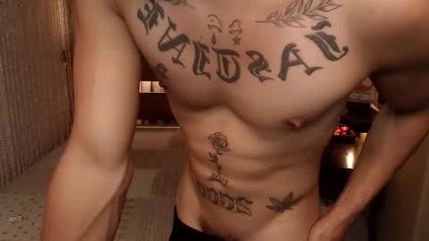 Snapshot of justine_hunk chatting on 05/01/26, 02:38 justine_hunk online show from 05/01/26, 02:38