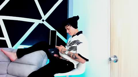 justinfuller_31 online show from 09/11/25, 07:14