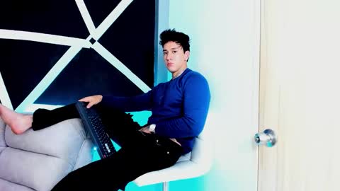 justinfuller_31 online show from 09/19/25, 07:03