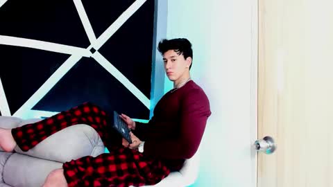 justinfuller_31 online show from 09/22/25, 06:54