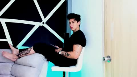 justinfuller_31 online show from 10/19/25, 03:45