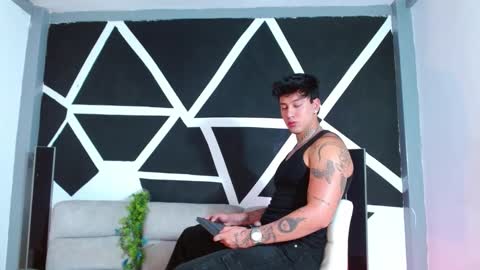 justinfuller_31 online show from 11/26/25, 04:08