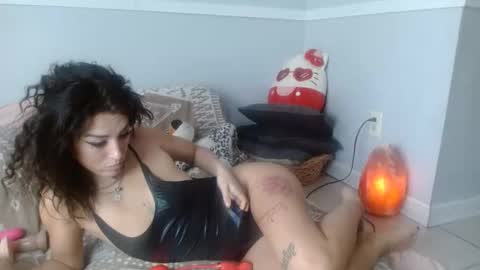 Snapshot of justjezzebel chatting on 10/01/25, 06:36 JustJezzebel online show from 10/01/25, 06:36