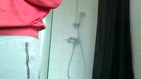 justmehere077 online show from 12/18/24, 11:24