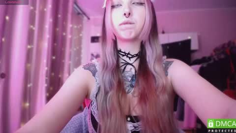 Snapshot of justmeowgirl chatting on 05/30/26, 06:32 justmeowgirl online show from 05/30/26, 06:32