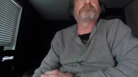 Snapshot of justmetool chatting on 10/25/25, 10:15 Tool online show from 10/25/25, 10:15