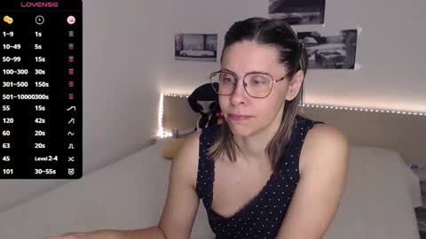 Julie online show from 10/27/25, 04:49