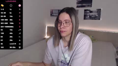 Julie online show from 11/20/25, 04:56