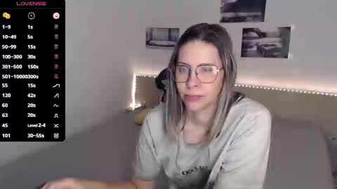 Julie online show from 11/26/25, 05:08