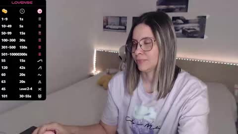 Julie online show from 12/17/25, 05:08