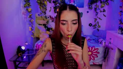 Snapshot of justmia_ chatting on 02/25/25, 05:08 Mia online show from 02/25/25, 05:08