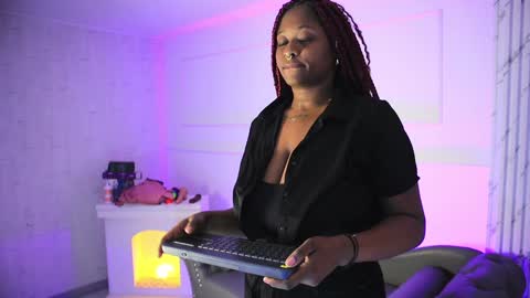 Snapshot of justnala_ chatting on 01/07/25, 10:22 Nala online show from 01/07/25, 10:22