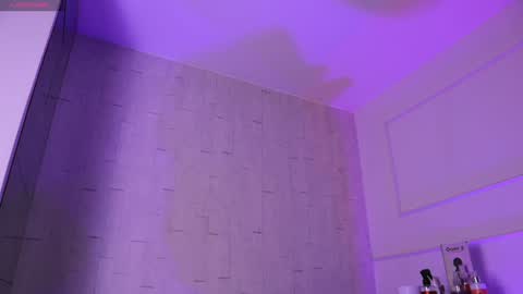 Snapshot of justnala_ chatting on 01/10/25, 12:17 Nala online show from 01/10/25, 12:17