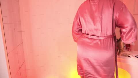 Snapshot of justnala_ chatting on 01/29/25, 10:27 Nala online show from 01/29/25, 10:27