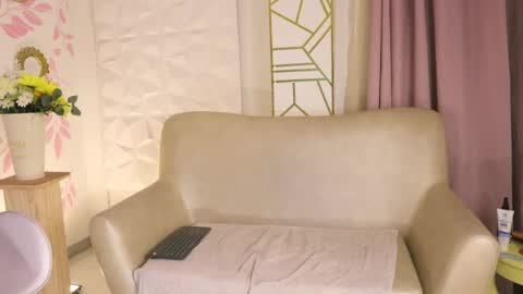 Snapshot of justnala_ chatting on 03/04/25, 04:17 Nala online show from 03/04/25, 04:17