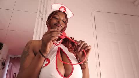 Snapshot of justnala_ chatting on 10/15/25, 02:39 Nala online show from 10/15/25, 02:39