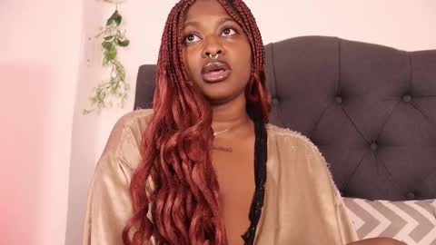 Snapshot of justnala_ chatting on 11/17/25, 05:52 Nala online show from 11/17/25, 05:52