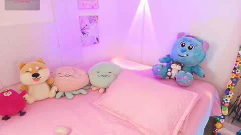 Emy online show from 11/26/25, 12:11