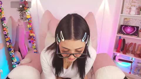 Emy online show from 01/11/26, 12:26