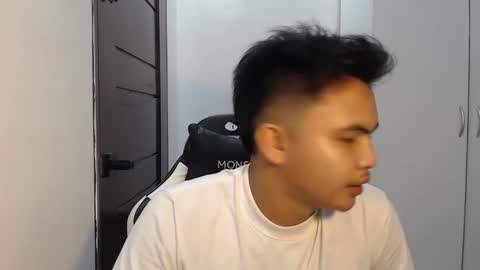 Snapshot of justtempdwayne chatting on 10/28/25, 07:05 dwayne online show from 10/28/25, 07:05