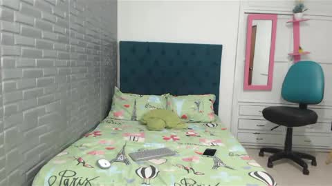 juviaandgray online show from 01/11/25, 01:48