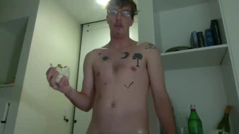 Snapshot of jwill10000 chatting on 12/08/24, 10:08 J and Sugar snap pea online show from 12/08/24, 10:08