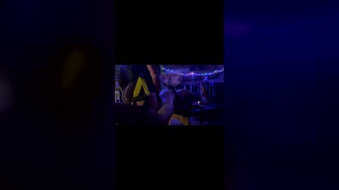 jwolf11851725 online show from 04/23/26, 01:02