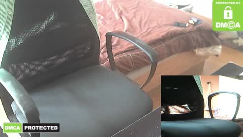 Snapshot of k1ze chatting on 12/17/25, 12:55 Tonio online show from 12/17/25, 12:55