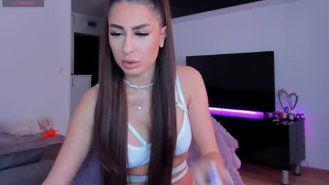 Snapshot of k_chic1 chatting on 03/05/25, 09:38 k_chic1 online show from 03/05/25, 09:38