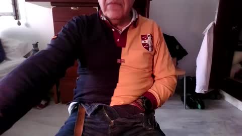 Snapshot of kaarmaa chatting on 11/23/25, 11:21 kaarmaa online show from 11/23/25, 11:21