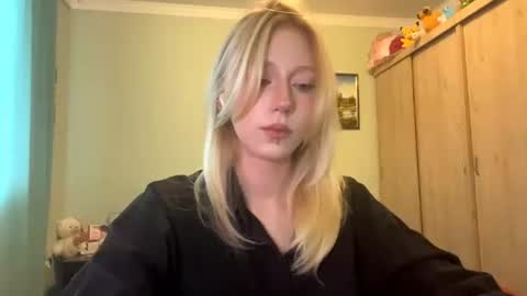 Snapshot of kacicasal chatting on 06/29/26, 02:28 Mia 1st day here online show from 06/29/26, 02:28