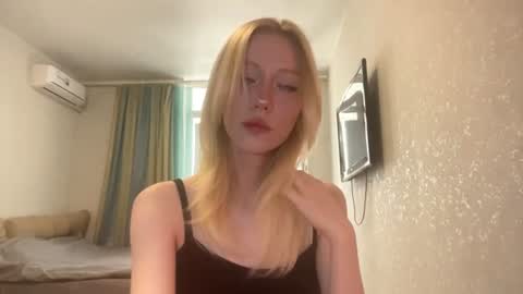 Snapshot of kacicasal chatting on 07/11/26, 12:08 Mia 1st day here online show from 07/11/26, 12:08